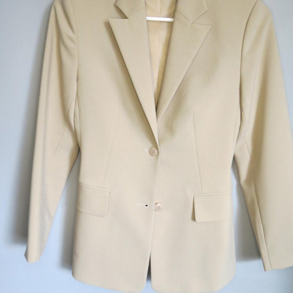 PORTMANS - CLASSIC, FITTED STYLE JACKET - SIZE 6 - PRESENTS AS NEW. - Picture 3 of 8